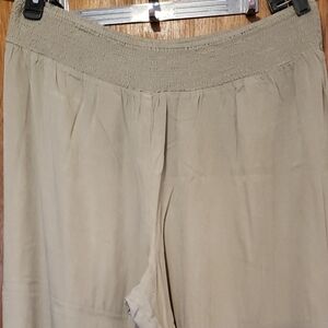 NWT Versona Olive Elastic Ruching Loose Pant